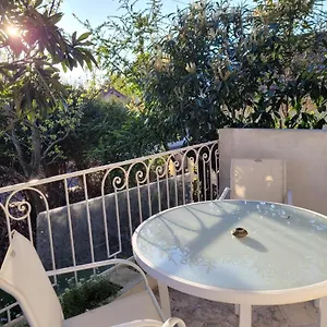 Joli T2, Terrasse Et Jardin, Ideal Pour Familles, A 15 Min De L'aeroport Roissy Cdg Appartement